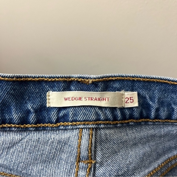 LEVI’S Premium Wedgie Straight Medium Wash Distressed Rigid Denim Jeans - Picture 15 of 15